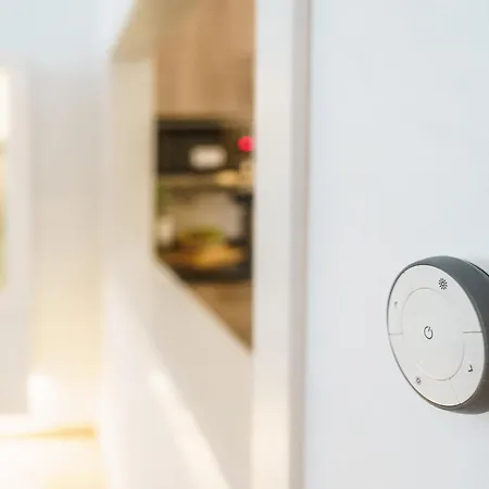 Luna - Ac, 2 Pools, Panoramic Ocean, Private Garage, Fibre Net Apartment *