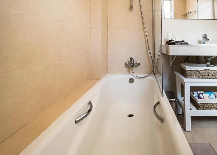 Apartment Luna - Ac, 2 Pools, Panoramic Ocean, Private Garage, Fibre Net