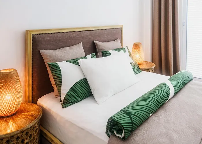 Luna - Ac, 2 Pools, Panoramic Ocean, Private Garage, Fibre Net Apartment *